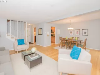 Photo #5: 21239427 Listing