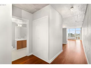 Photo #5: 21239461 Listing