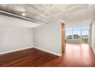 Photo #6: 21239461 Listing