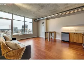 Photo #2: 21239526 Listing 