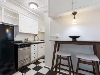 Photo #2: 21240100 Listing 