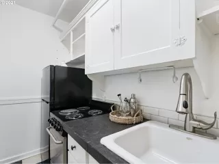 Photo #5: 21240100 Listing 