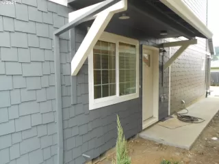 More Details about MLS # 21240483 : 7949 SE GLENCOE RD 1