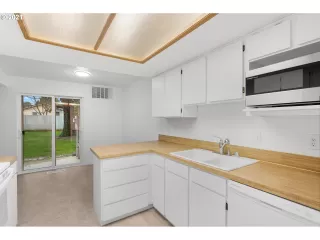 Photo #4: 21240798 Listing 