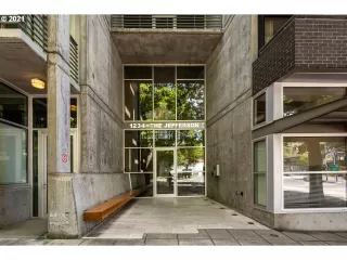 Photo #3: 21241277 Listing 