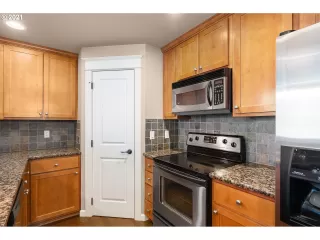 Photo #5: 21241343 Listing