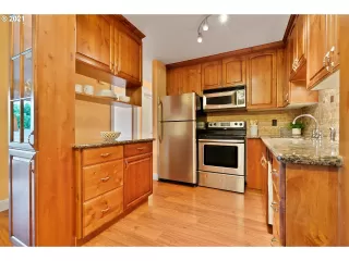 Photo #4: 21241580 Listing 