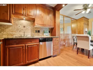 Photo #5: 21241580 Listing 