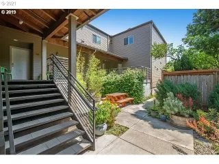 Click for more information on MLS # 21241694 : 512 SE 60TH AVE 203 More Details about MLS # 21241694 : 512 SE 60TH AVE 203
