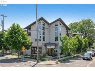 Photo #2: 21241694 Listing