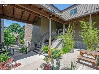Photo #3: 21241694 Listing
