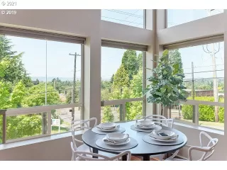 Photo #5: 21241694 Listing