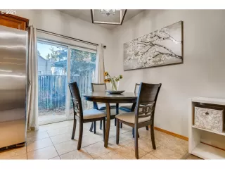 Photo #6: 21242500 Listing