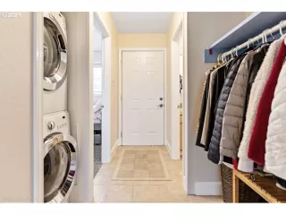 Photo #2: 21242529 Listing 