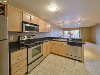 Photo #1: 21242557 Listing