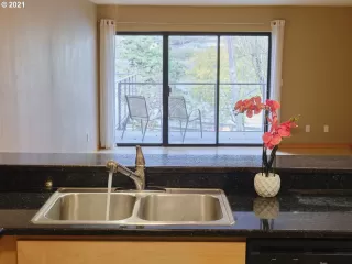 Photo #3: 21242557 Listing