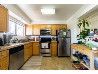 Photo #6: 21242596 Listing 