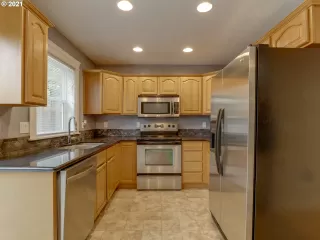 Photo #1: 21242758 Listing