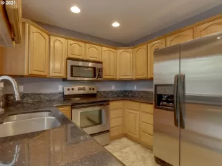 Photo #2: 21242758 Listing