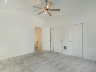 Photo #5: 21242758 Listing