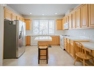 Photo #2: 21242814 Listing