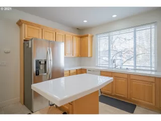 Photo #5: 21242814 Listing