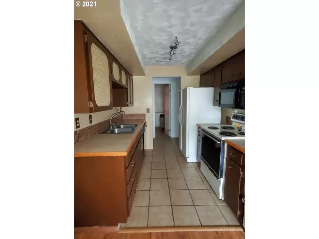 MLS: 21242821 Condo For Sale