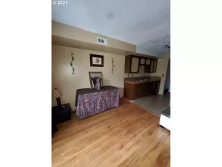 Photo #1: 21242821 Listing