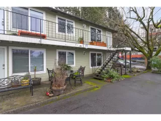 Photo #2: 21242835 Listing