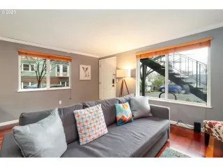 Photo #6: 21242835 Listing