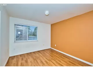 Photo #6: 21242980 Listing