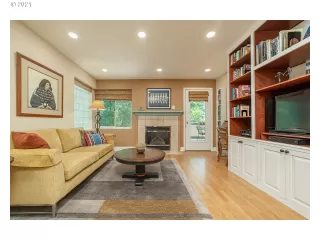 Photo #3: 21243327 Listing