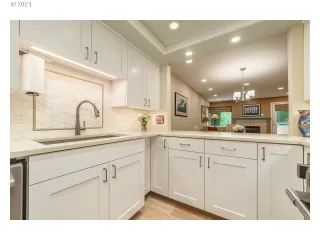 Photo #5: 21243327 Listing