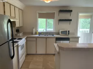 Photo #4: 21243458 Listing