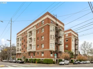 Photo #2: 212435545 Listing 