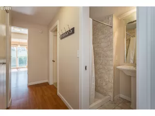 Photo #1: 21243968 Listing