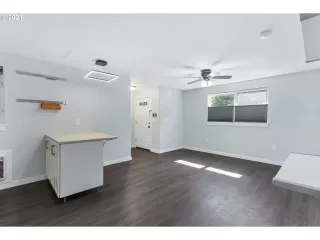 Photo #2: 21244391 Listing