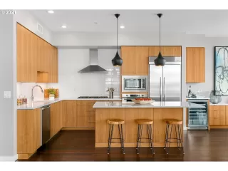 Photo #2: 21244503 Listing 