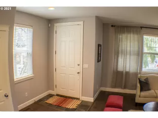 Photo #2: 21244607 Listing