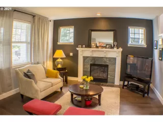 Photo #4: 21244607 Listing