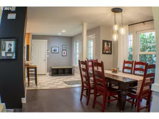 Photo #5: 21244607 Listing