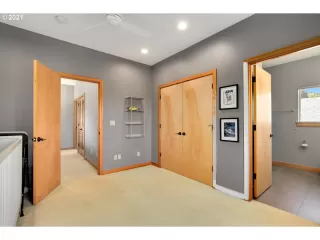 Photo #4: 21245017 Listing