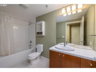 Photo #4: 21245639 Listing