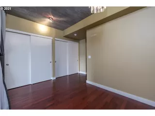 Photo #6: 21245639 Listing