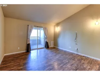 Photo #2: 21245925 Listing