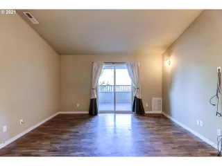 Photo #3: 21245925 Listing