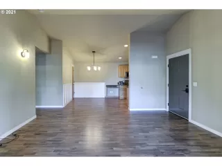 Photo #6: 21245925 Listing