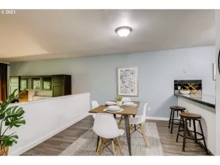 Photo #4: 21245928 Listing 