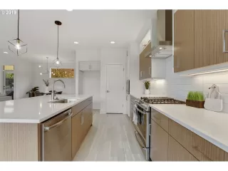 Photo #2: 21246189 Listing