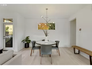 Photo #6: 21246189 Listing